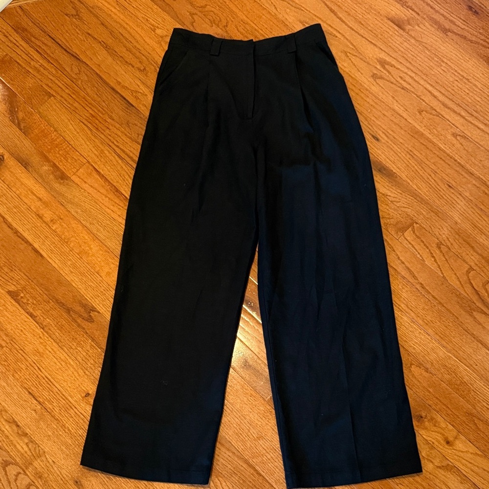 Lioness linen pant.